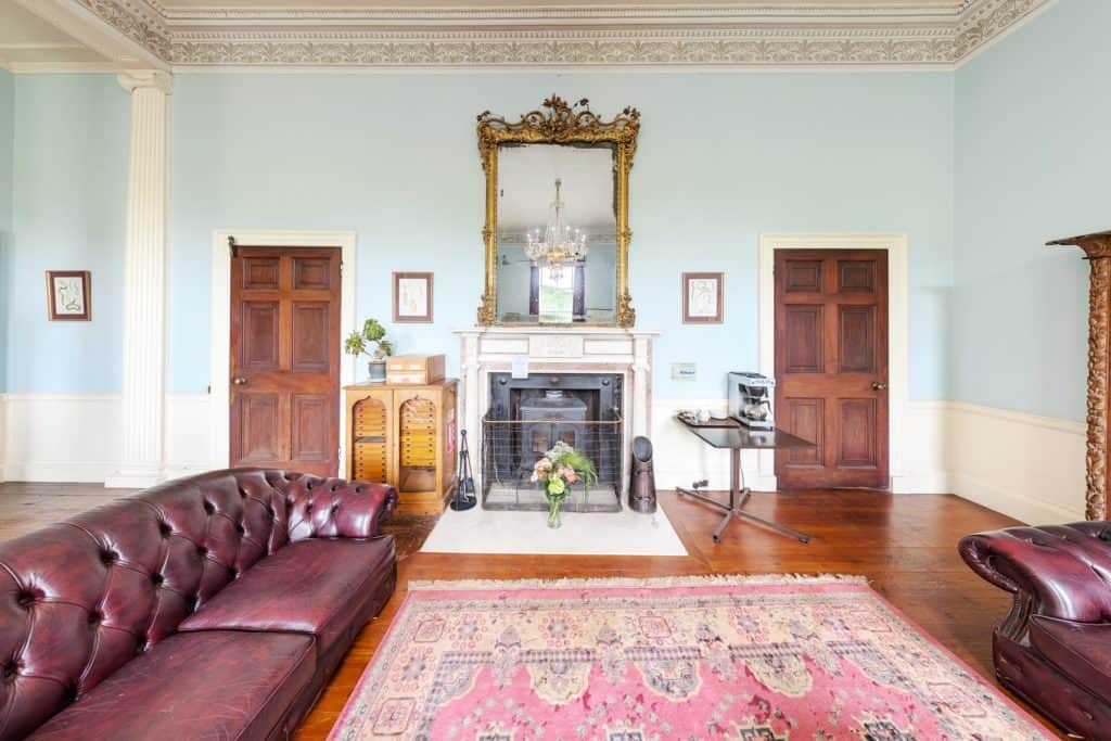 drawing room