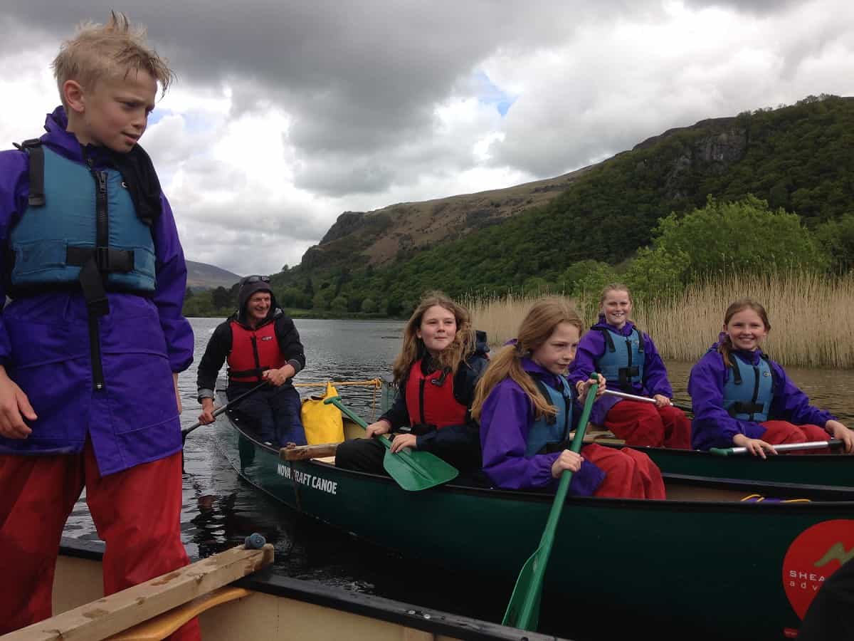 Grundisburgh School pupils on a canoe at FSC Flatford Mill