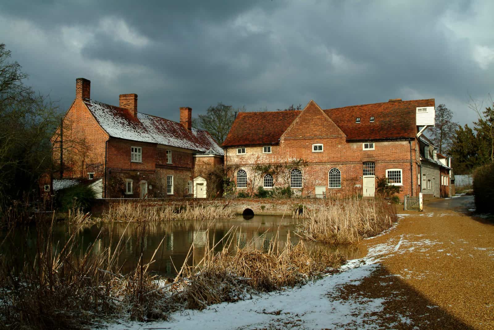 Flatford Mill photo taken by Steve Hedges