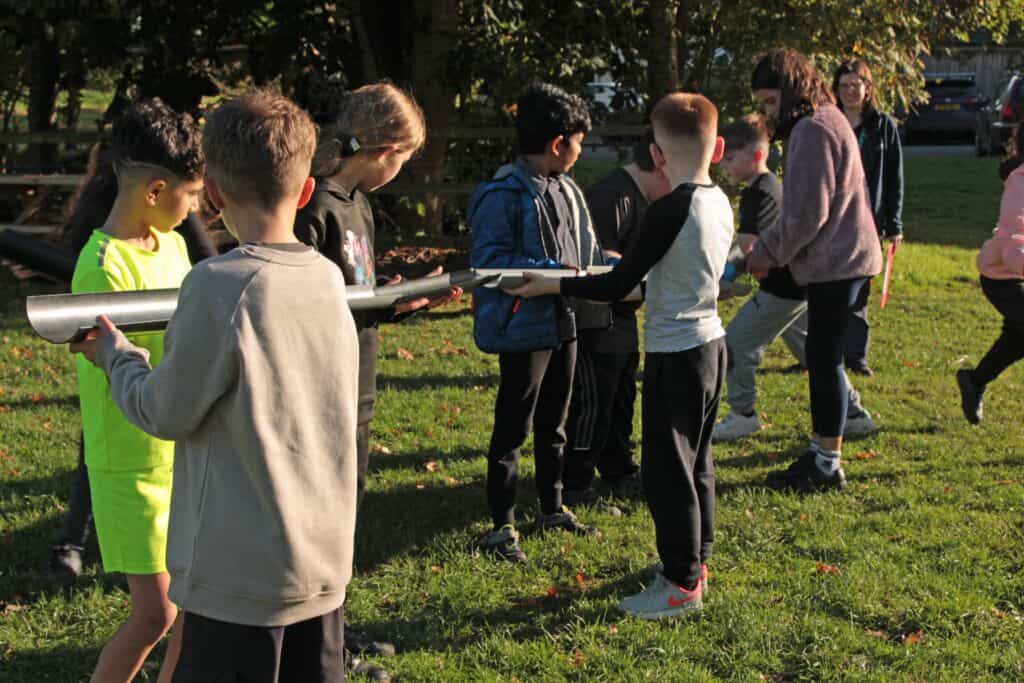 primary pupils teambuilding game