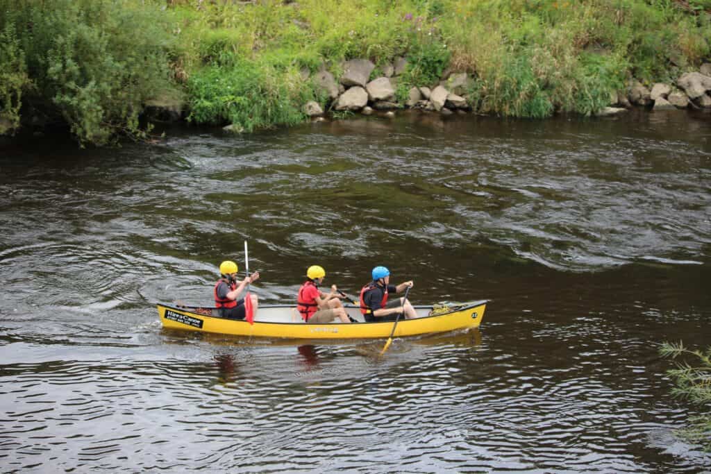 school-residential-trip-canoe