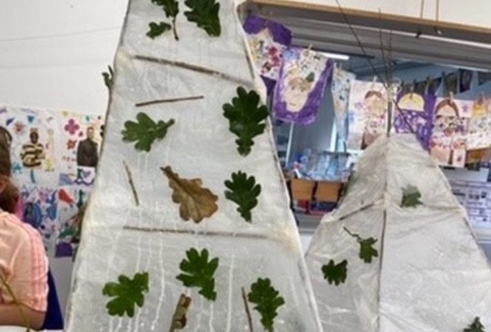 picture of a white willow lantern with leaves on