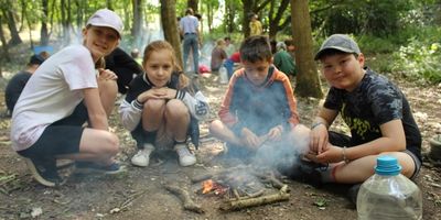 children doing bushcraft