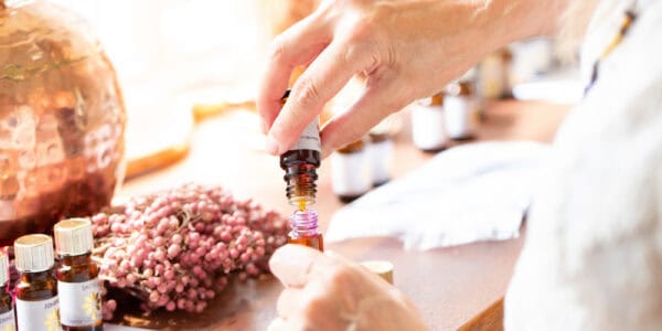 Image of someone working with essential oils - aromatherapy workshop